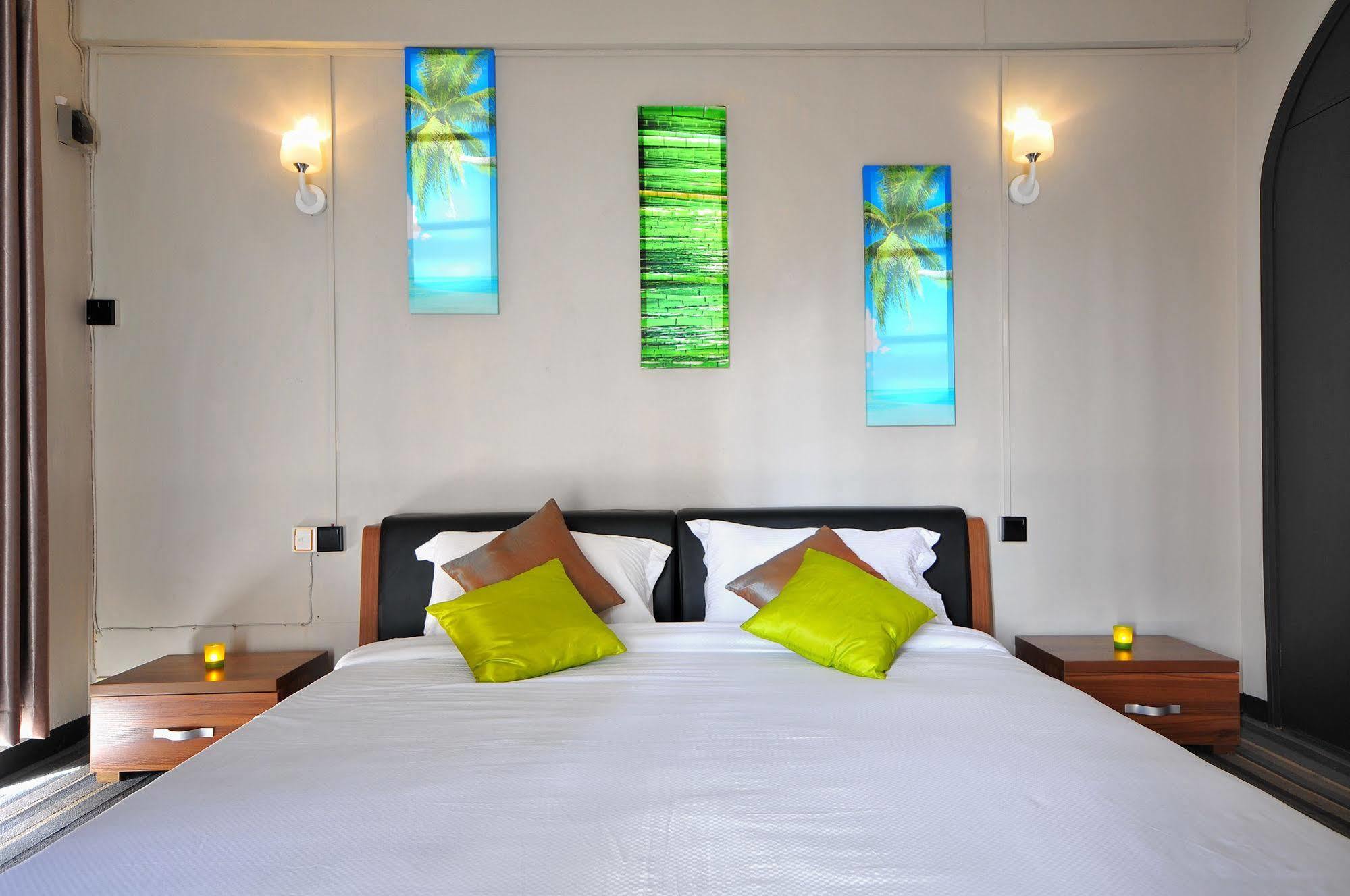 West Palm Inn Flic-en-Flacq Εξωτερικό φωτογραφία